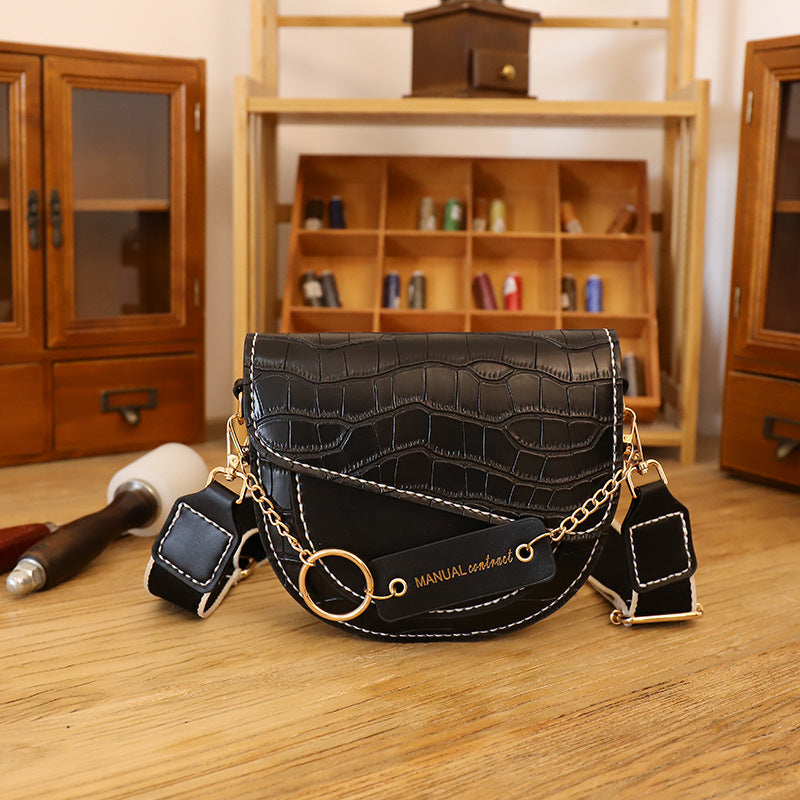 Handmade retro high-end messenger bag