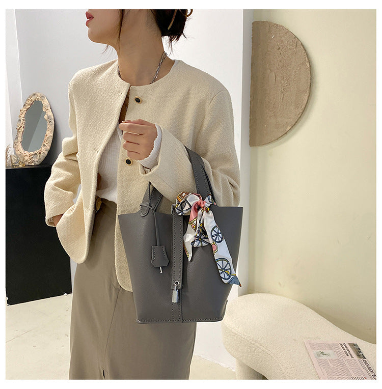 Handmade large capacity textured retro handbag gift