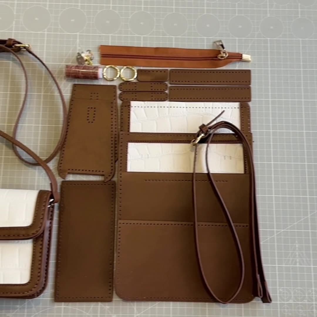 Gift simple texture contrast color small square bag