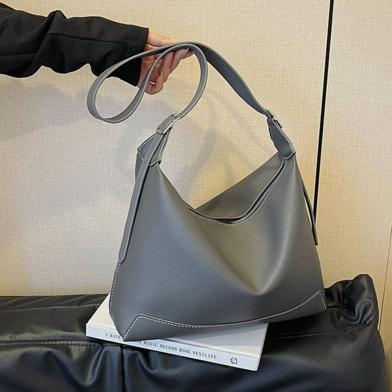 Create a personalized tote bag for your girlfriend with our DIY weaving kit