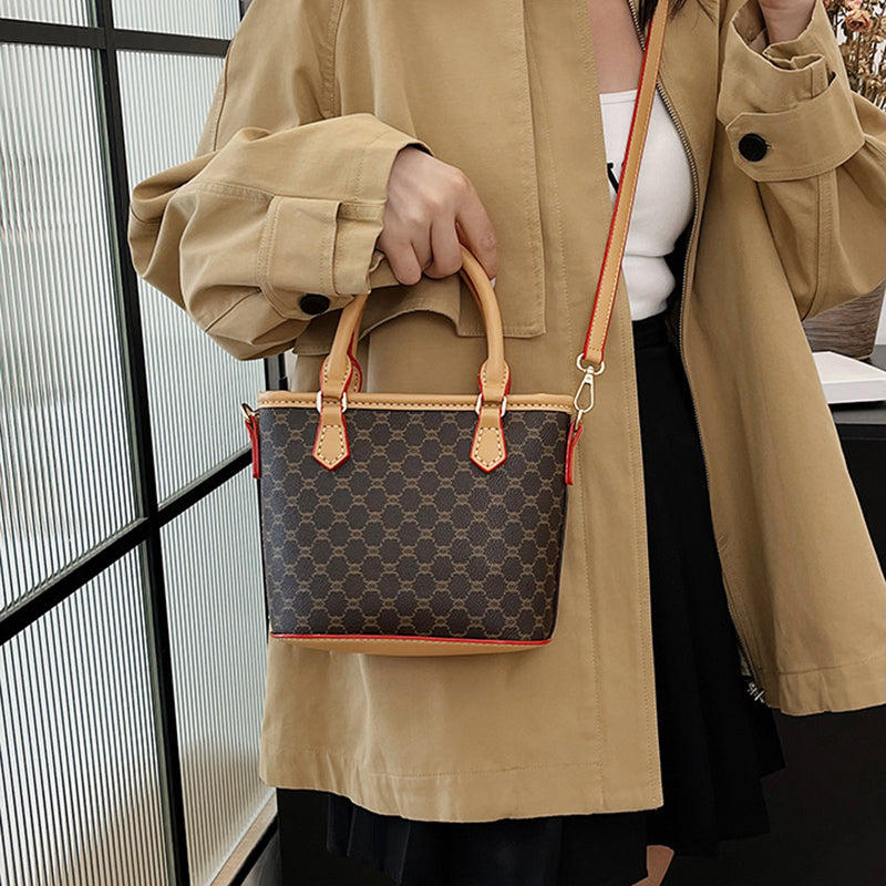 Make your own hand-woven tote bag for your girlfriend