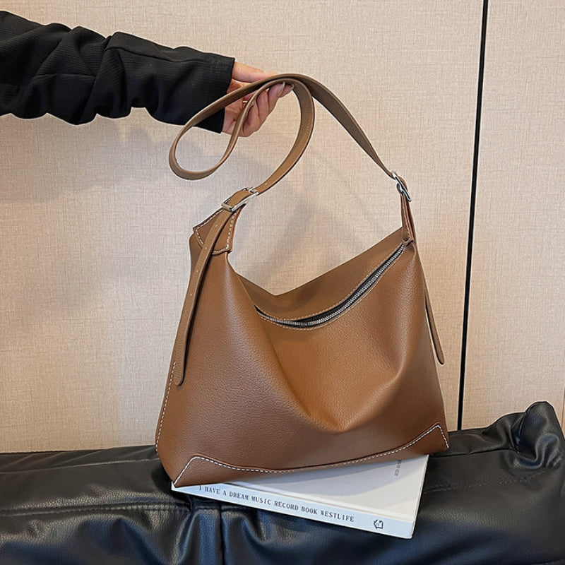 Create a personalized tote bag for your girlfriend with our DIY weaving kit