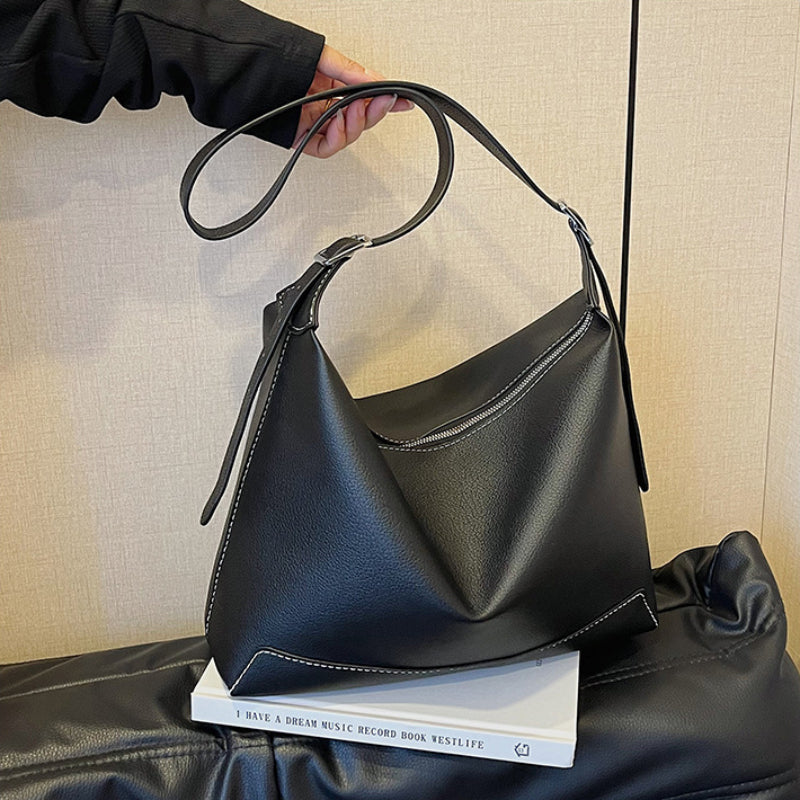 Create a personalized tote bag for your girlfriend with our DIY weaving kit