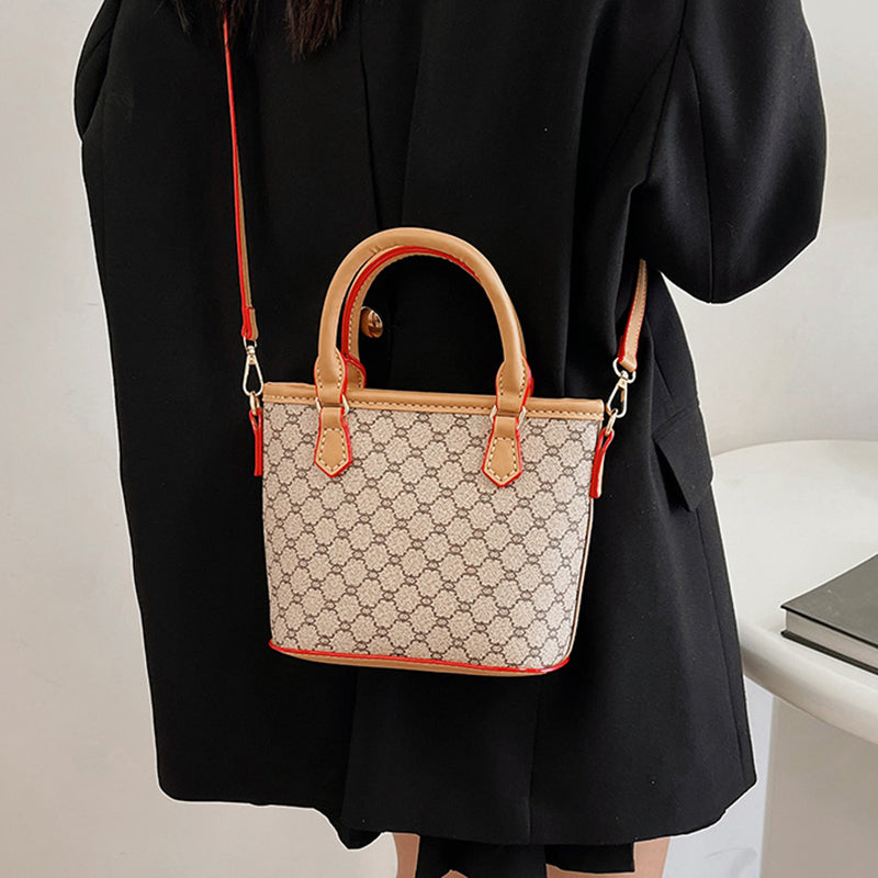 Make your own hand-woven tote bag for your girlfriend