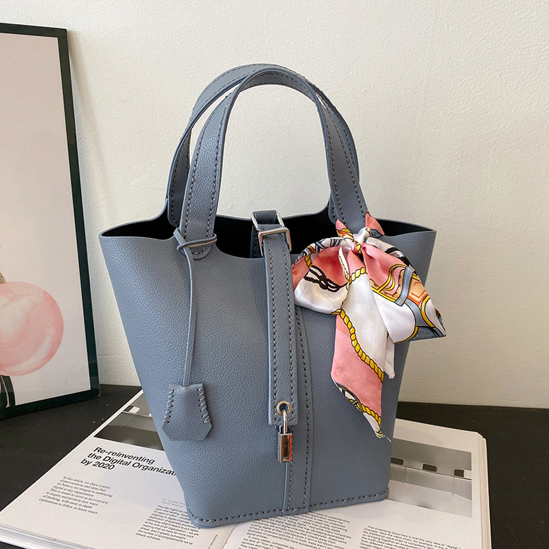 Handmade large capacity textured retro handbag gift