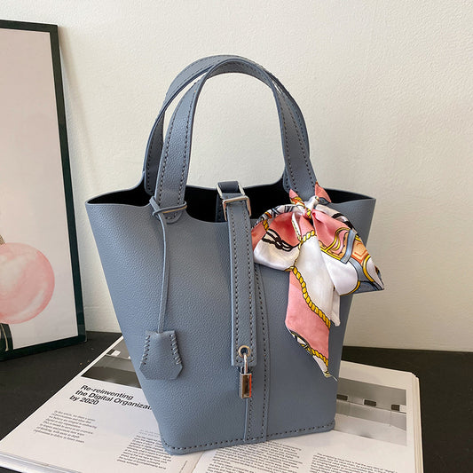 Handmade large capacity textured retro handbag gift