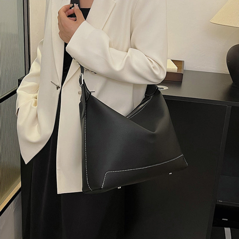 Create a personalized tote bag for your girlfriend with our DIY weaving kit