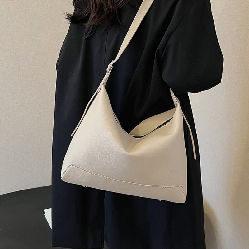 Create a personalized tote bag for your girlfriend with our DIY weaving kit