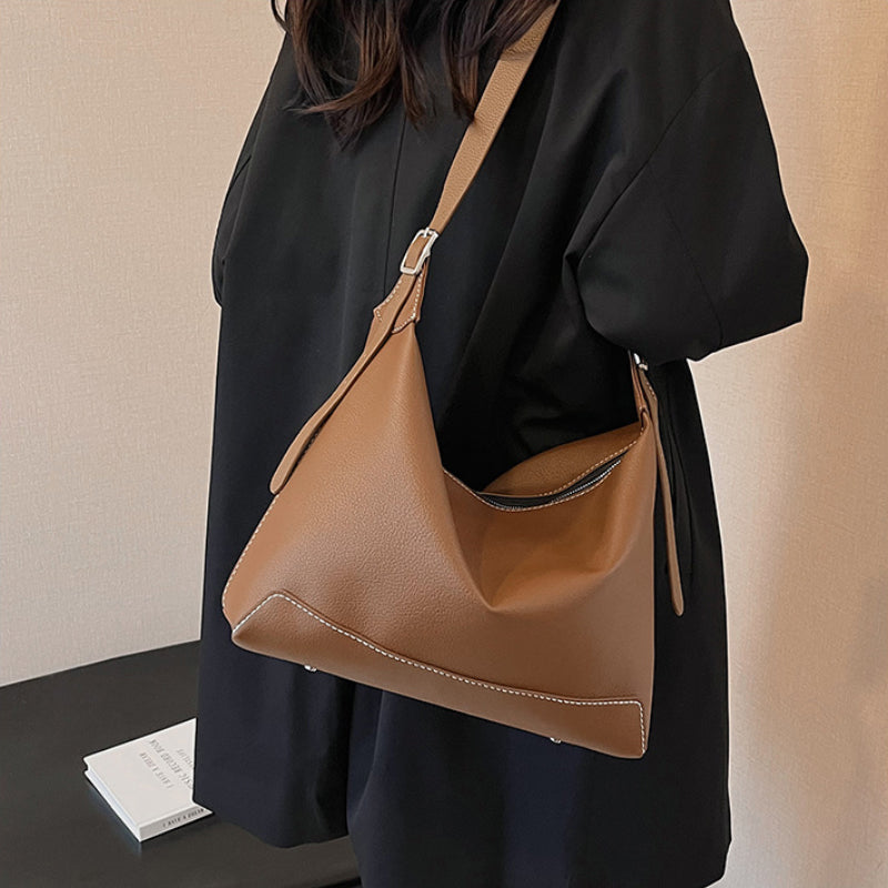 Create a personalized tote bag for your girlfriend with our DIY weaving kit