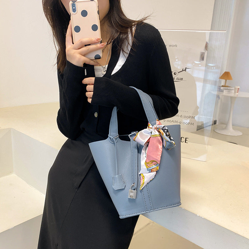 Handmade large capacity textured retro handbag gift