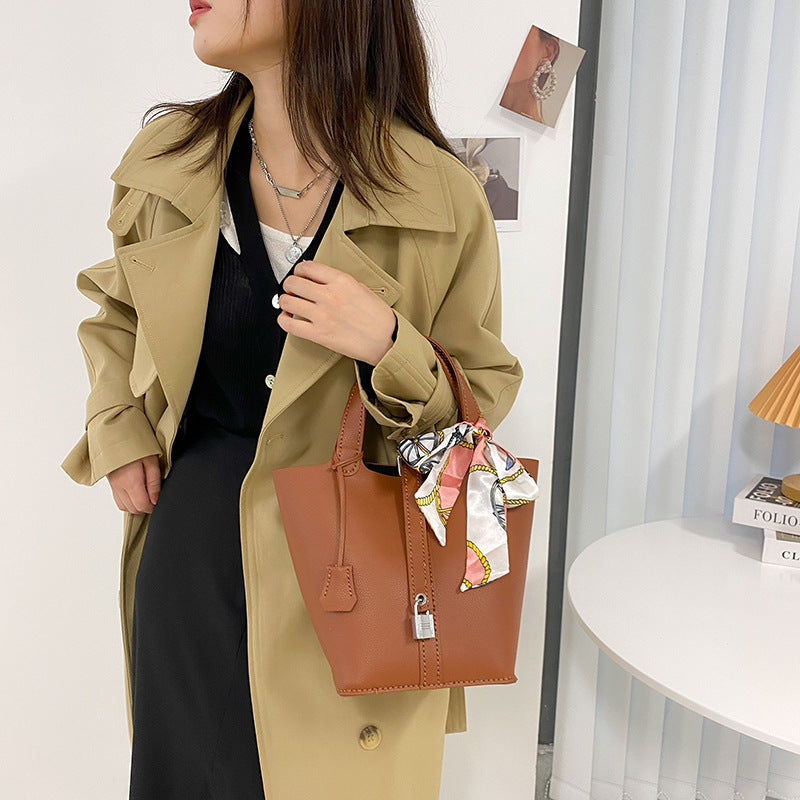 Handmade large capacity textured retro handbag gift