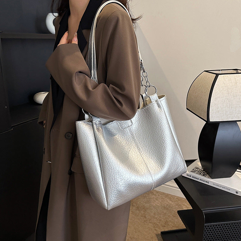 Create your very own handmade tote bag with this DIY material kit