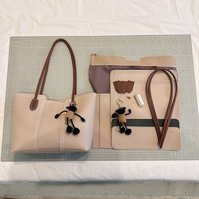 Tote bag fashionable niche commuter bag